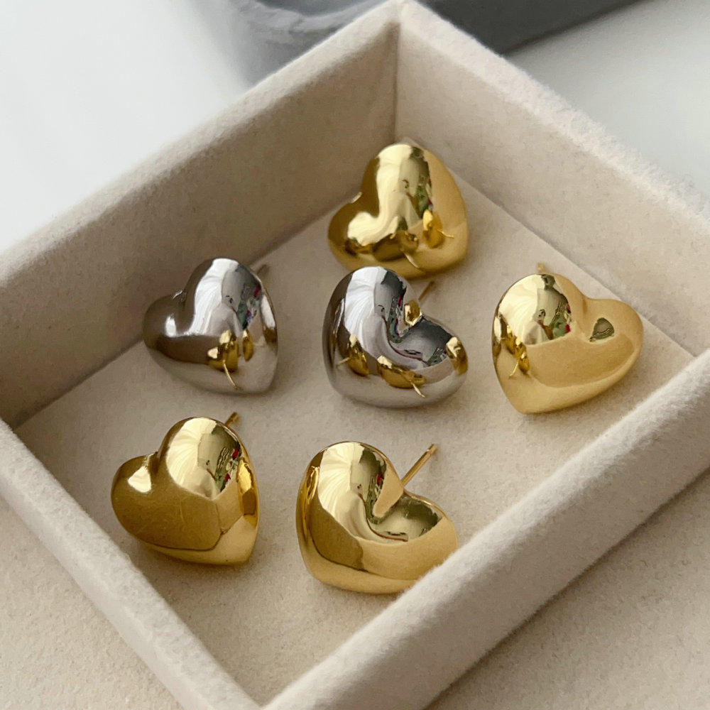 Metal heart earrings