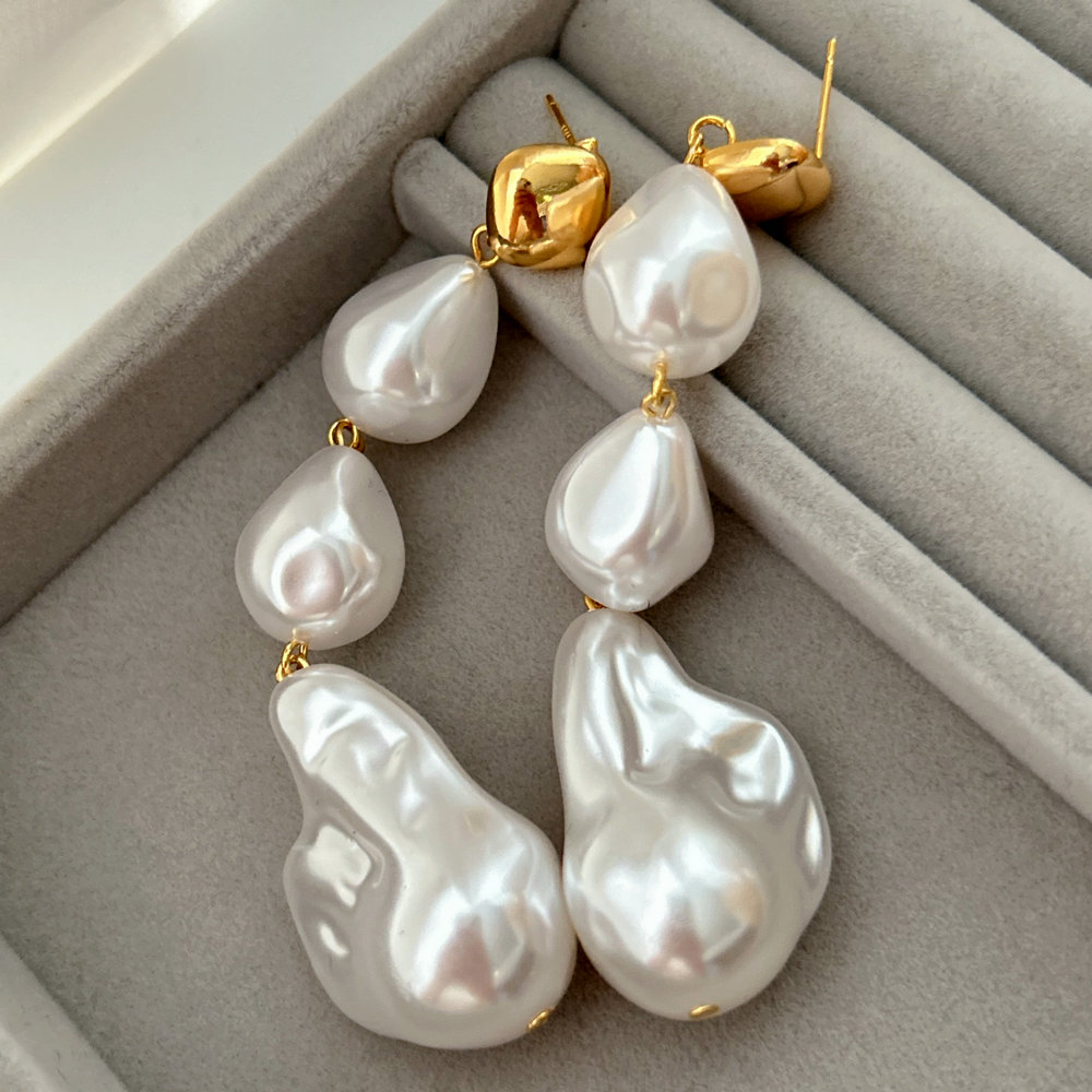 Glass pearl long earrings