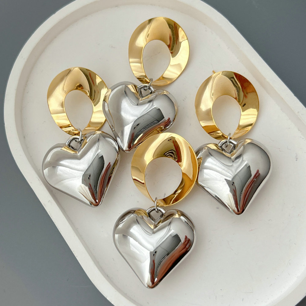 Chunky heart earrings