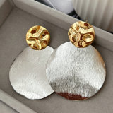 Round shape earrings