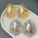 Chunky pearl sunflower earrings
