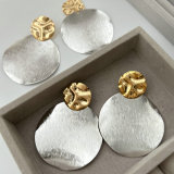 Round shape earrings