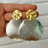 Round shape earrings