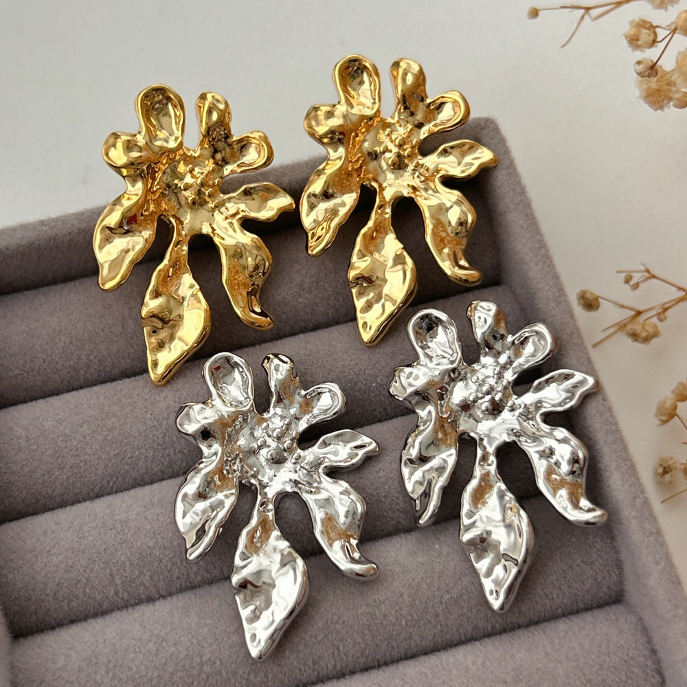 Metal leaf earrings