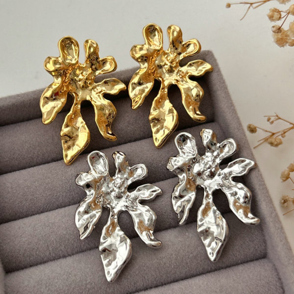 Metal leaf earrings