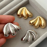Metal fan earrings