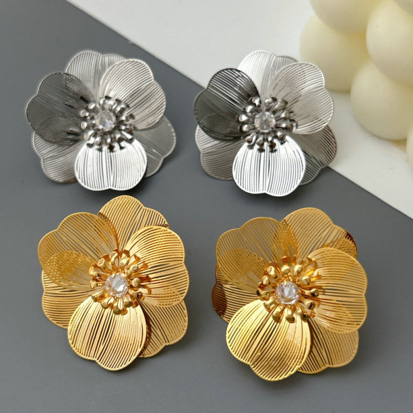 Metal flower earrings