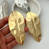 Metal chunky leaf earrings