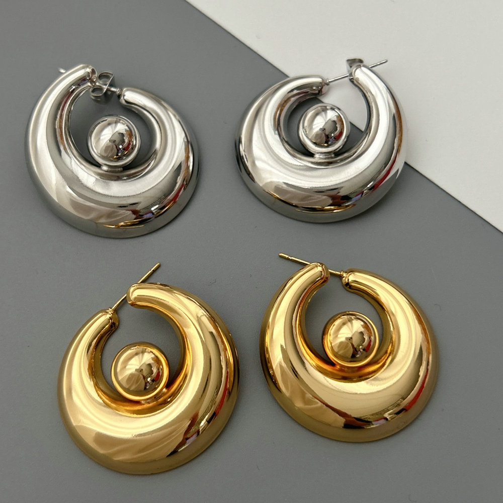 Chunky metal circle earrings