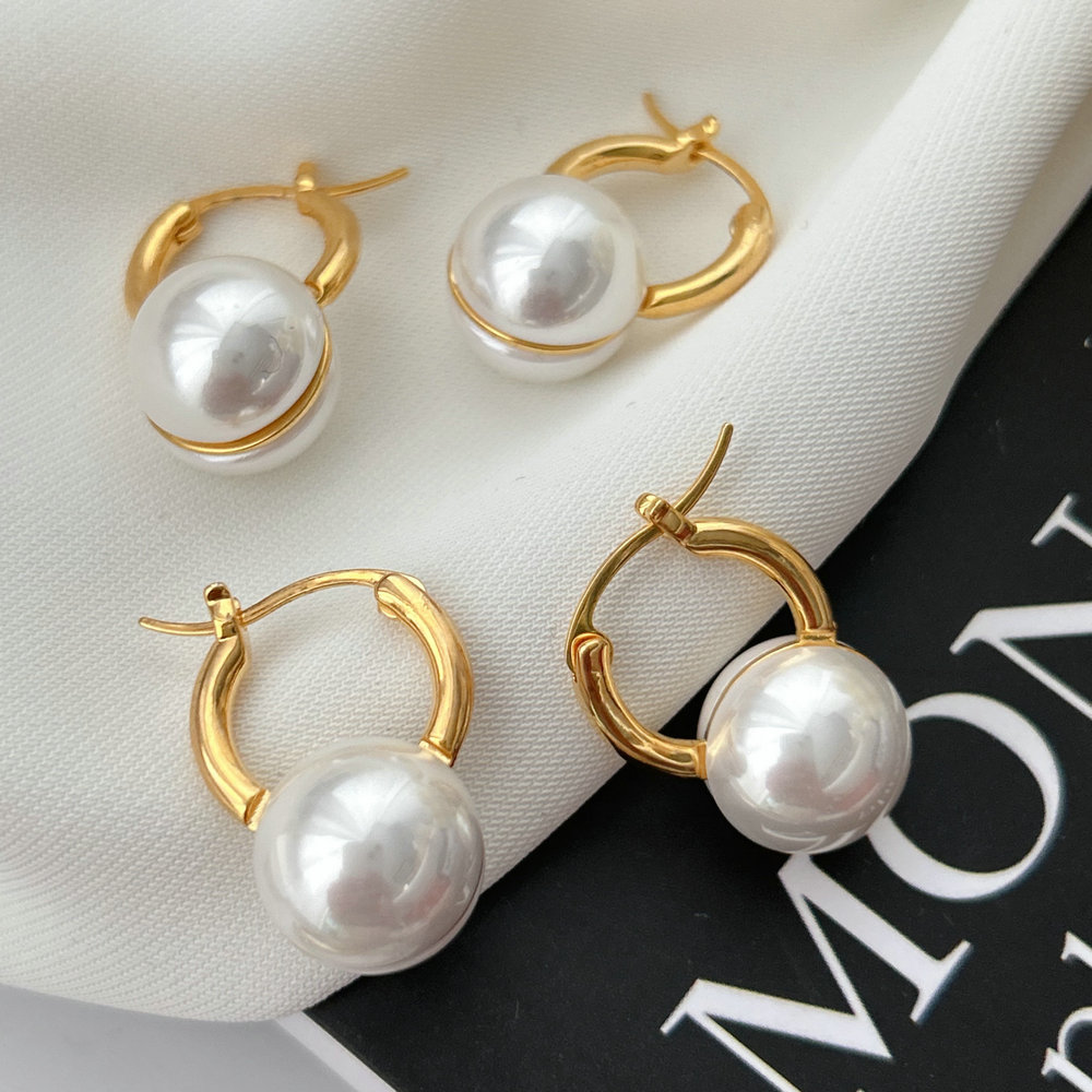 Pearl ball earrings