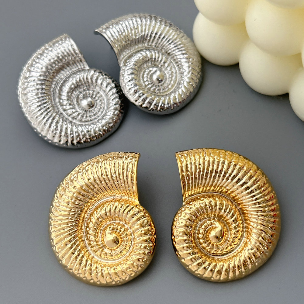 Chunky nail earrings