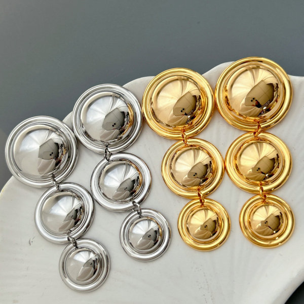 Chunky metal circle earrings