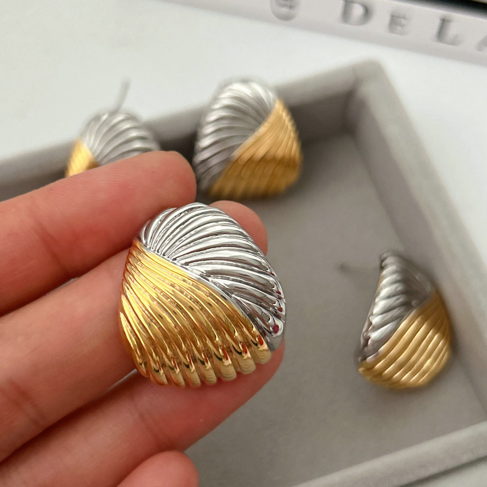 Bicolor sqaure earrings