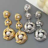 Metal flower pearl earrings