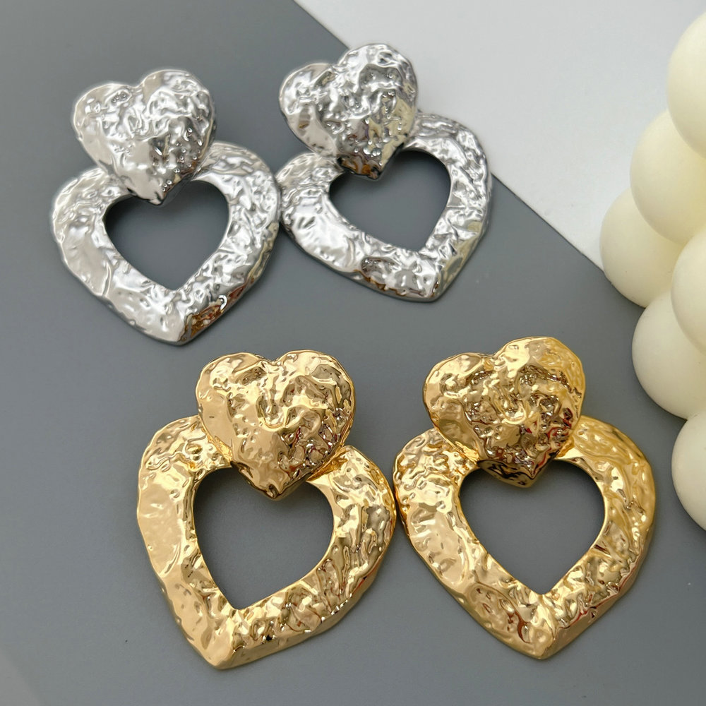 Metal chunky heart earrings