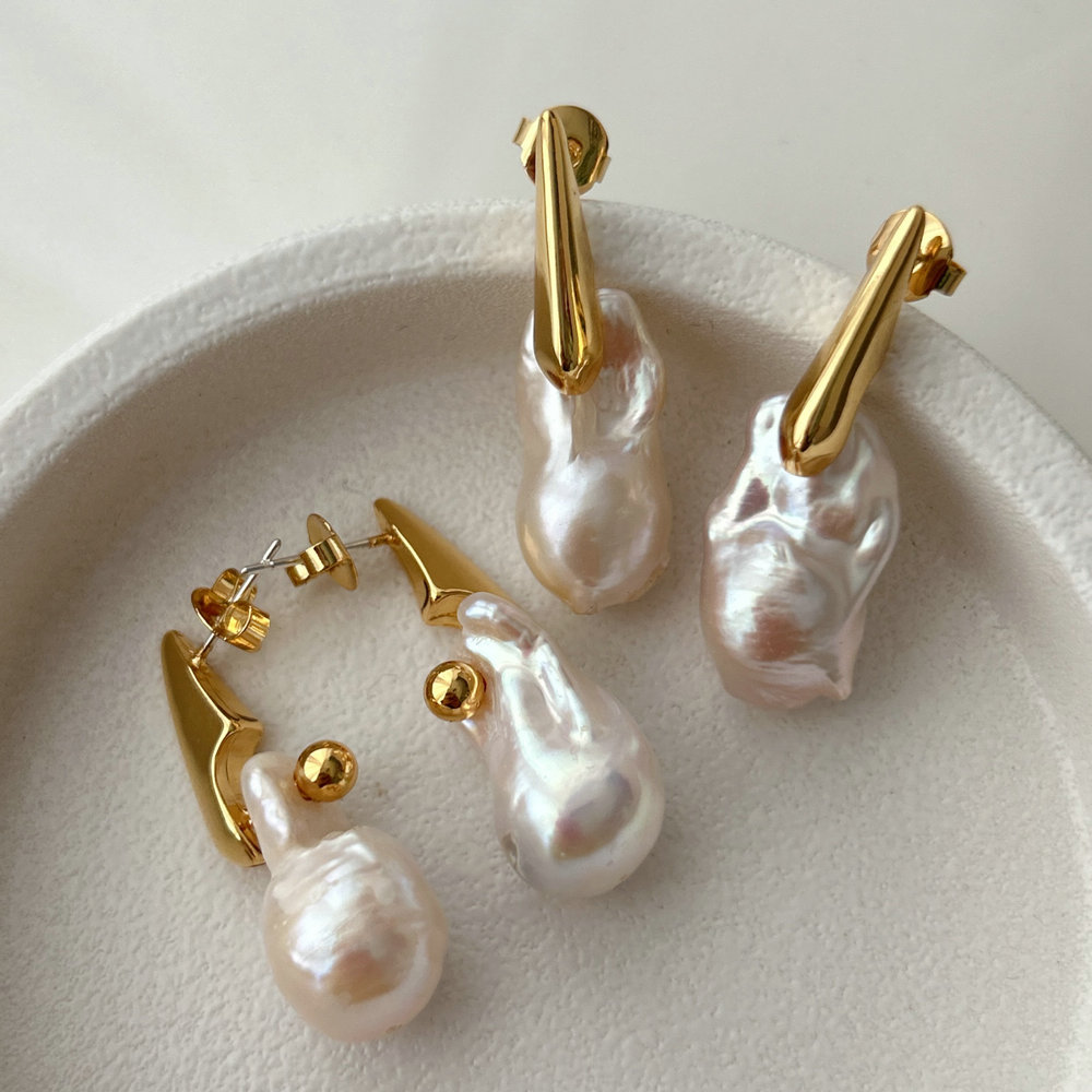 Fresh water pearl earrings