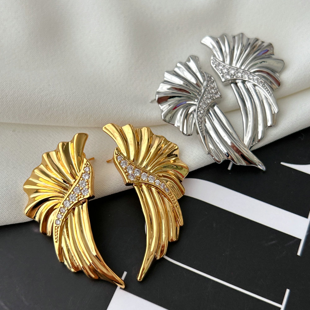 Wing earrings