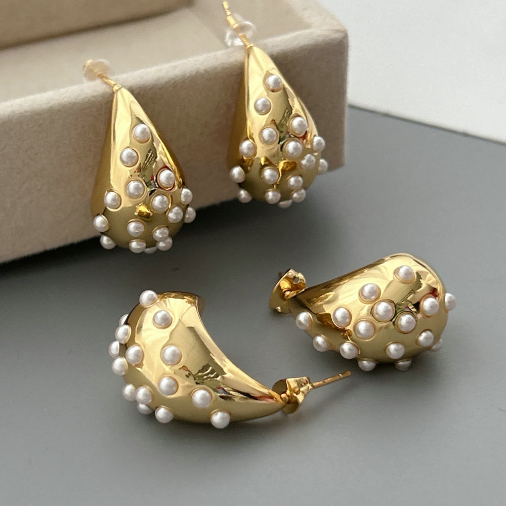 Teardrop pearle earrings