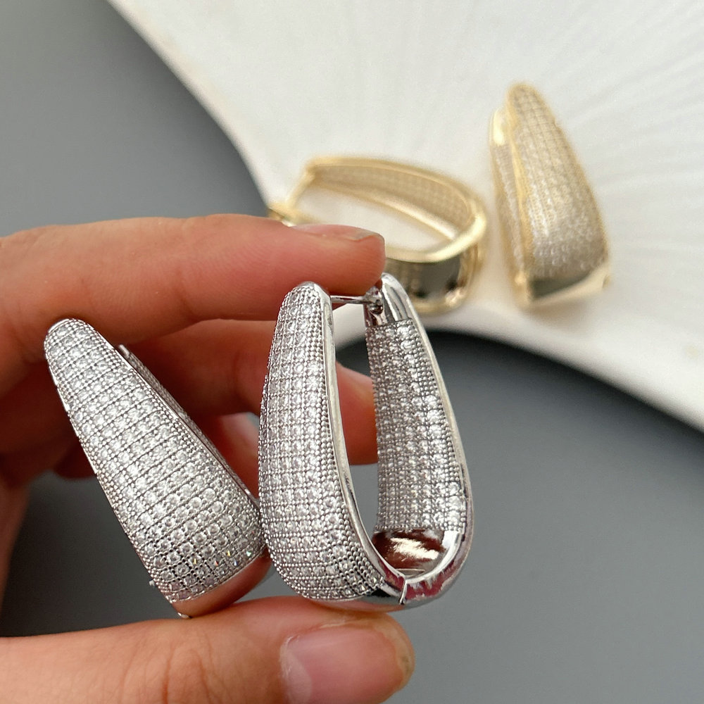 Pave chunky zircon u hoop
