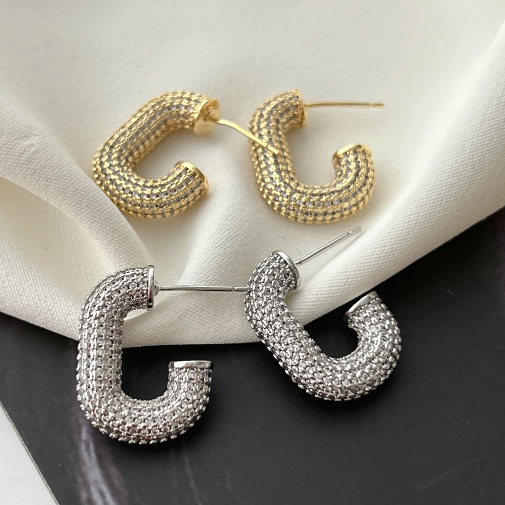 Pave zircon u hoop