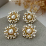 Basic pearl flower earrings