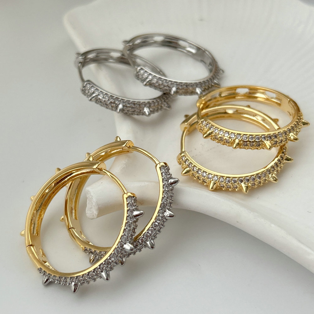 Pave river hoop