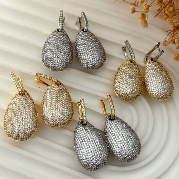 Chunky oval shape zircon earrings