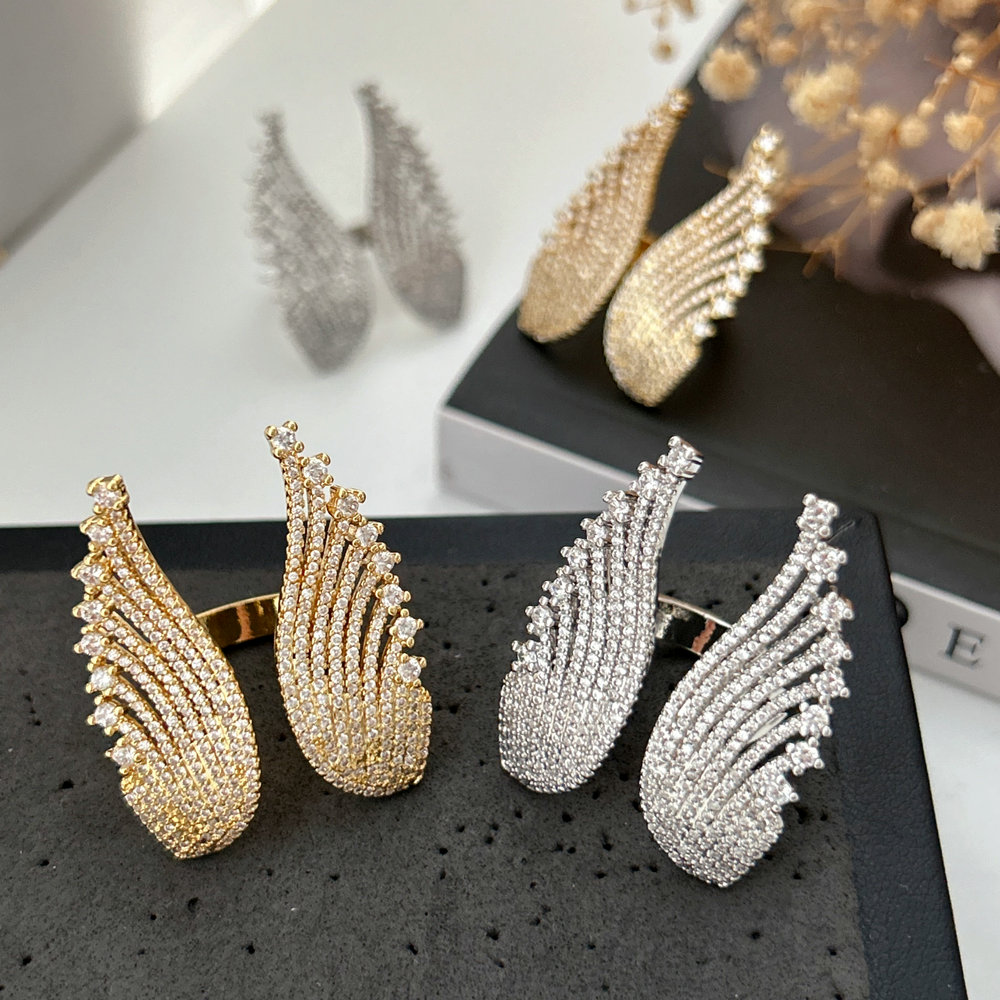 Pave chunky wing ring