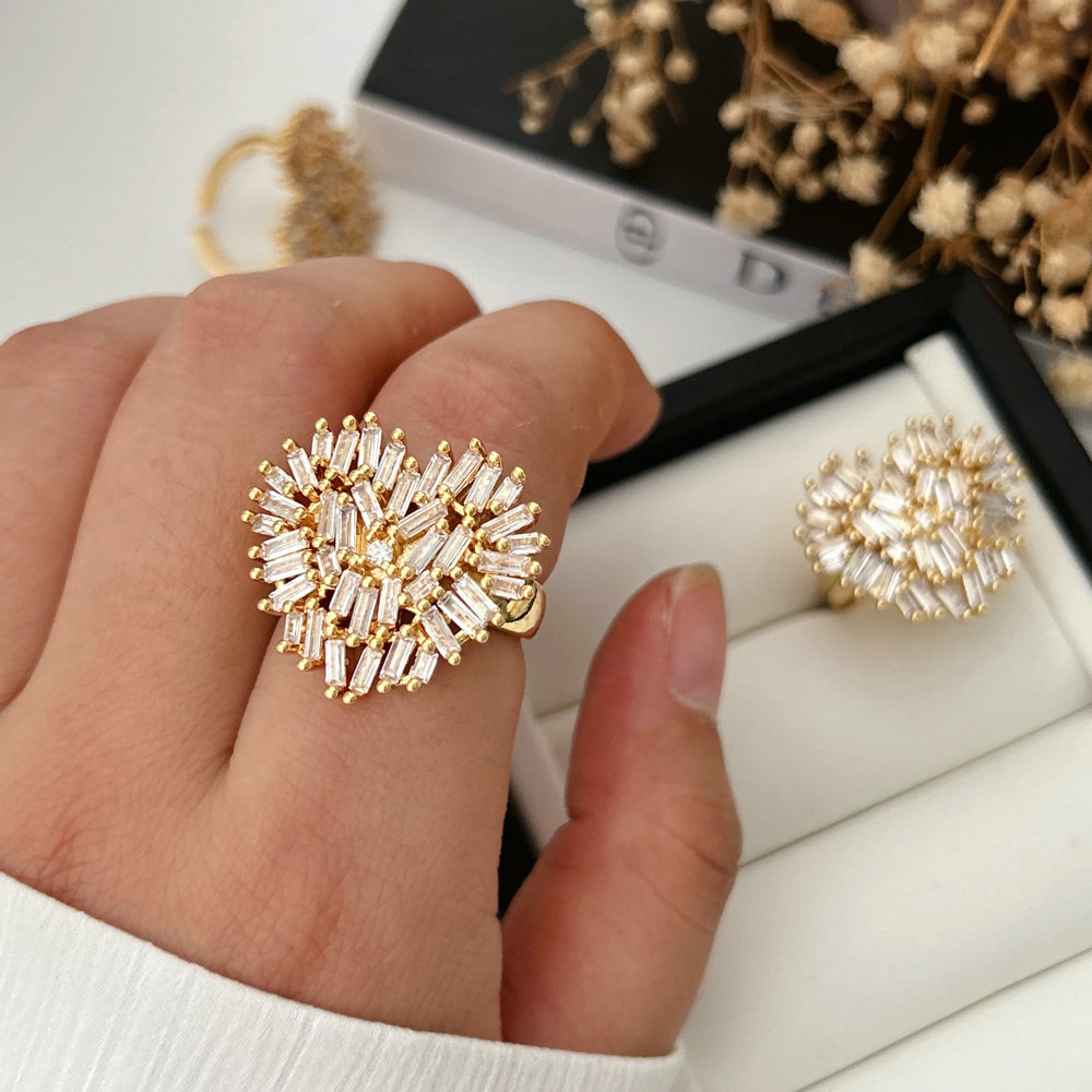 Pave zircon heart ring