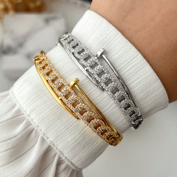 Pave zircon link chain bangle
