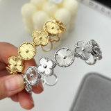 Metal clover cuff
