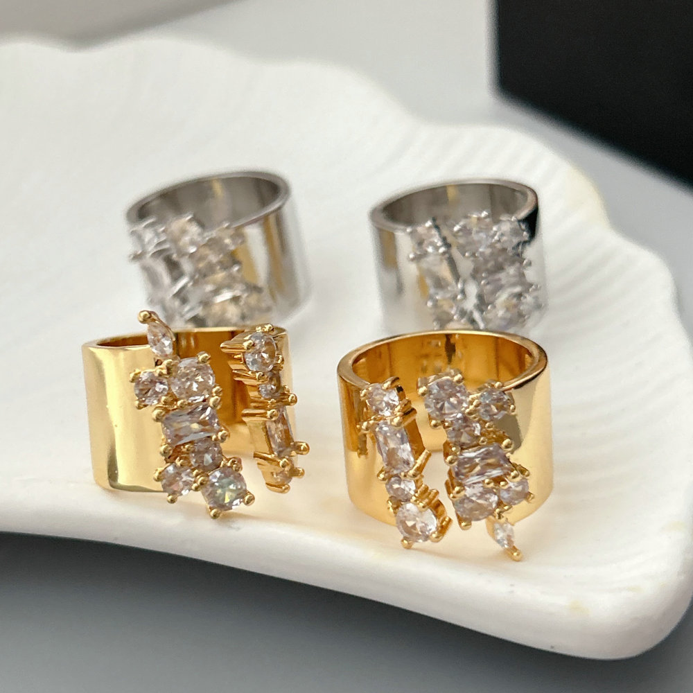 Pave zircon wide ring