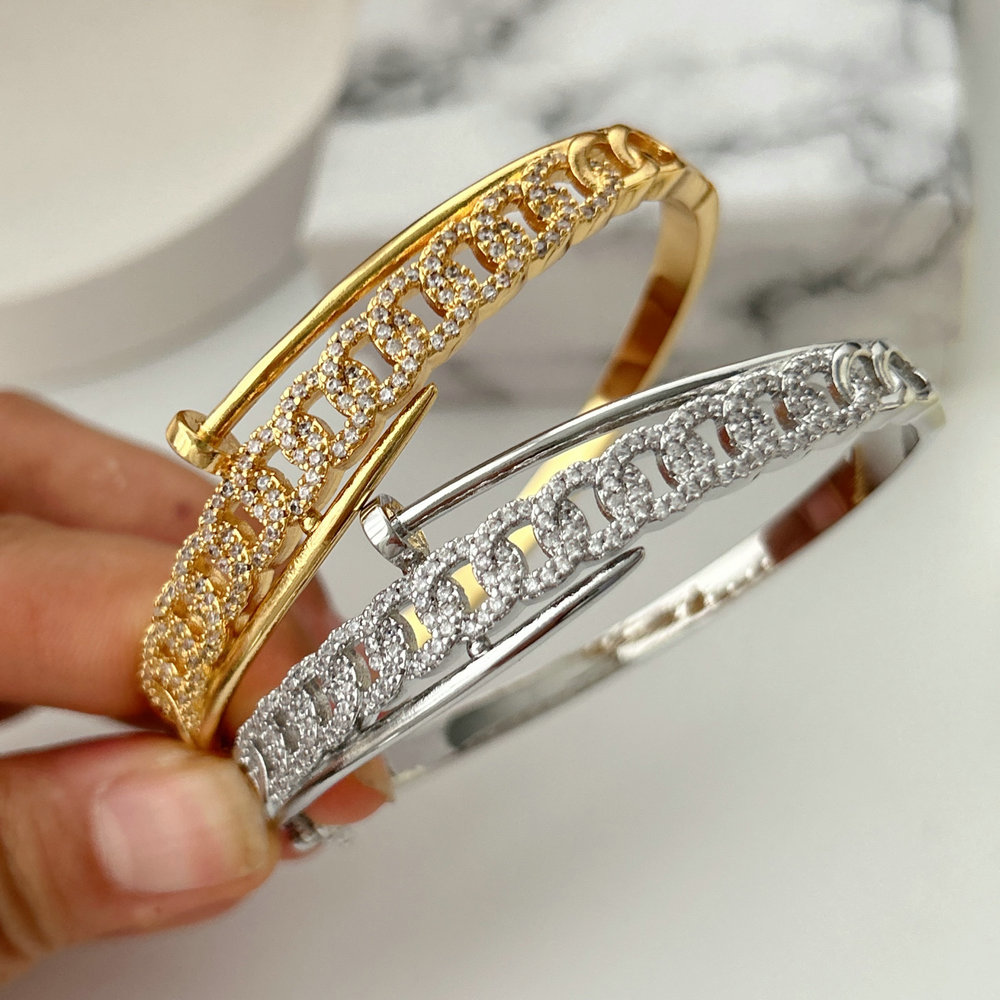 Pave zircon link chain bangle