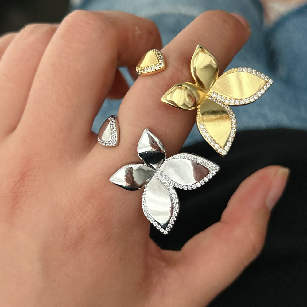 Pave flower ring