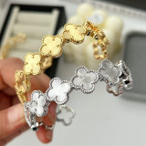 Metal clover cuff