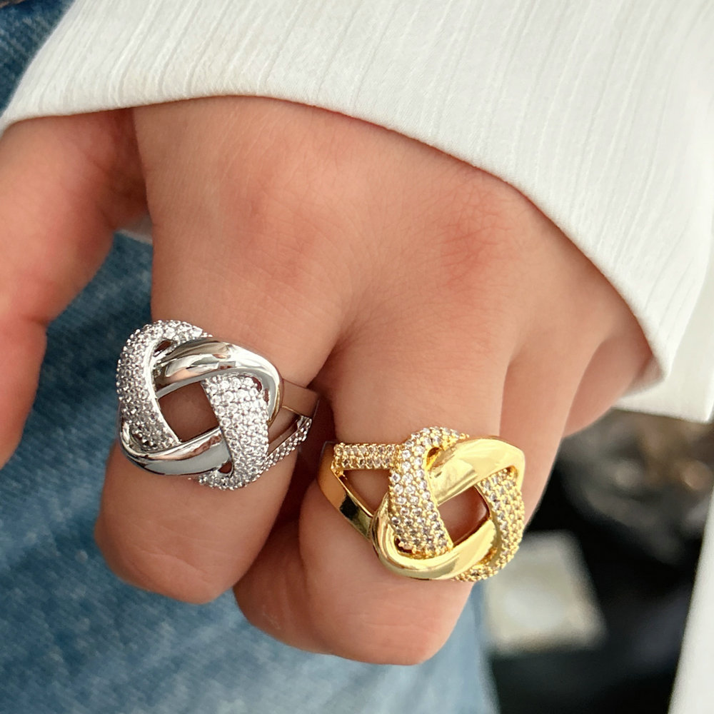 Pave twist ring