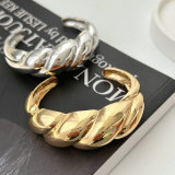 Metal chunky twist cuff