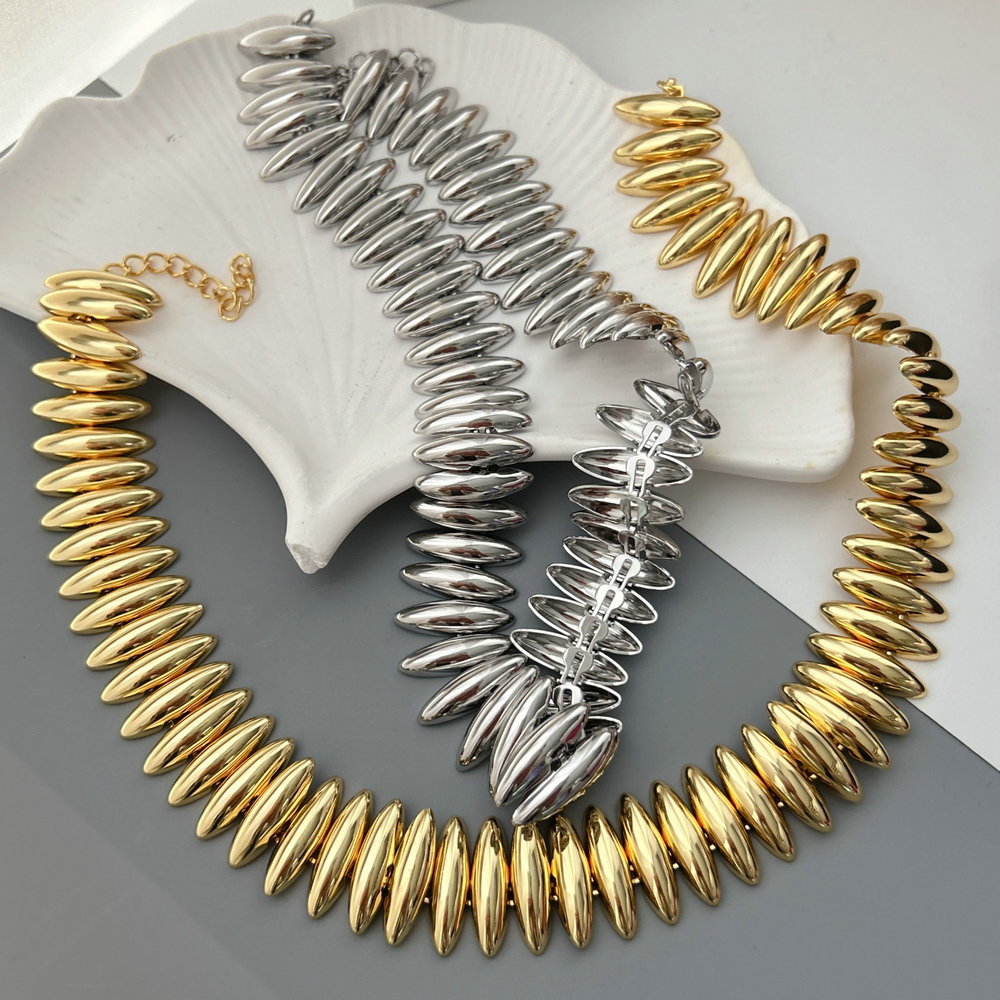 Chunky metal rivet necklace