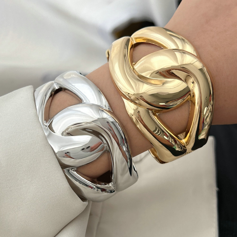 Metal chunky channel cuff