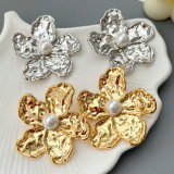 Metal chunky flower earrings