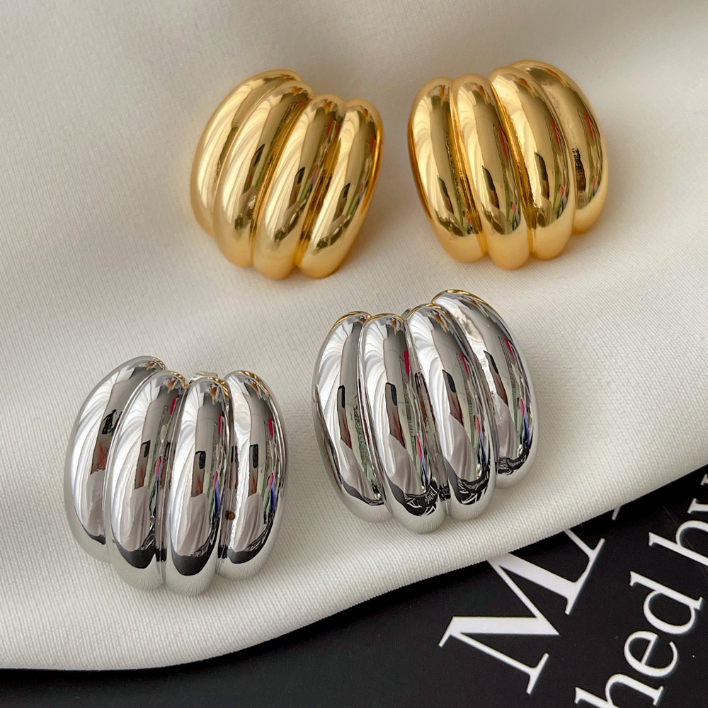 Metal chunky fan earrings