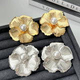Metal chunky flower earrings