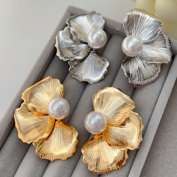 Chunky metal flower earrings