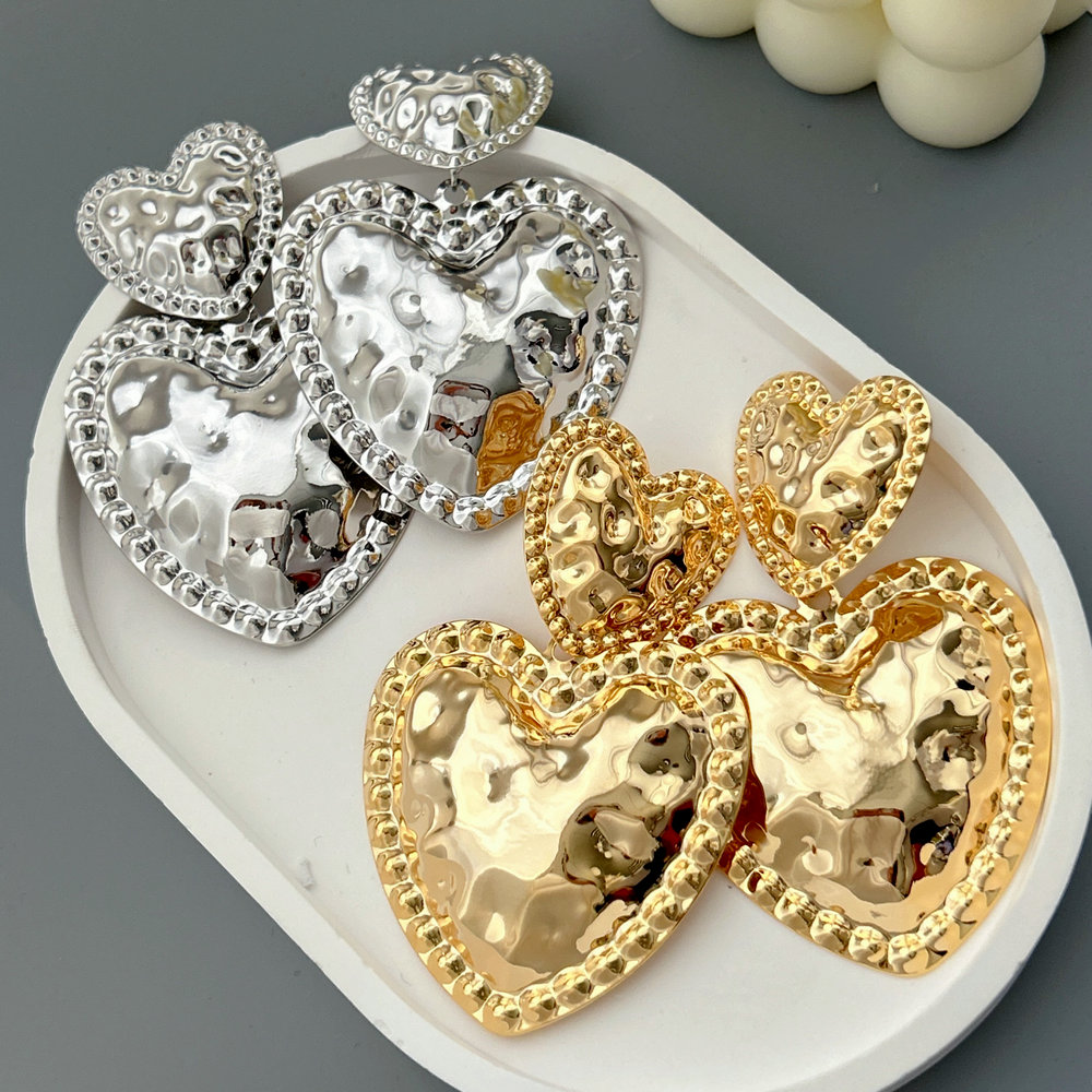 Chunky heart earrings