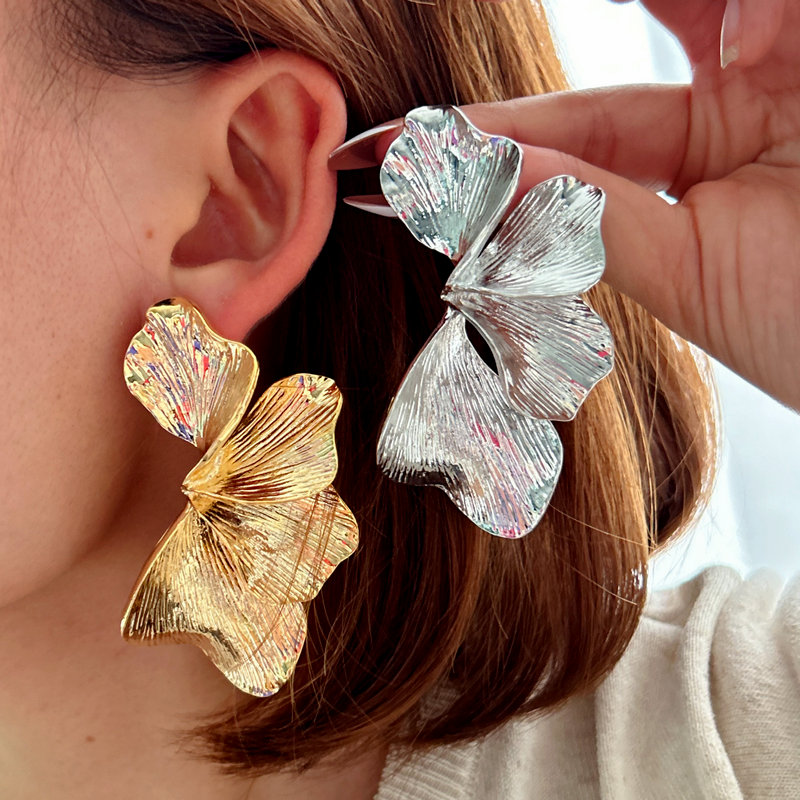 Chunky metal leaf earrings