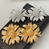 Metal chunky flower earrings
