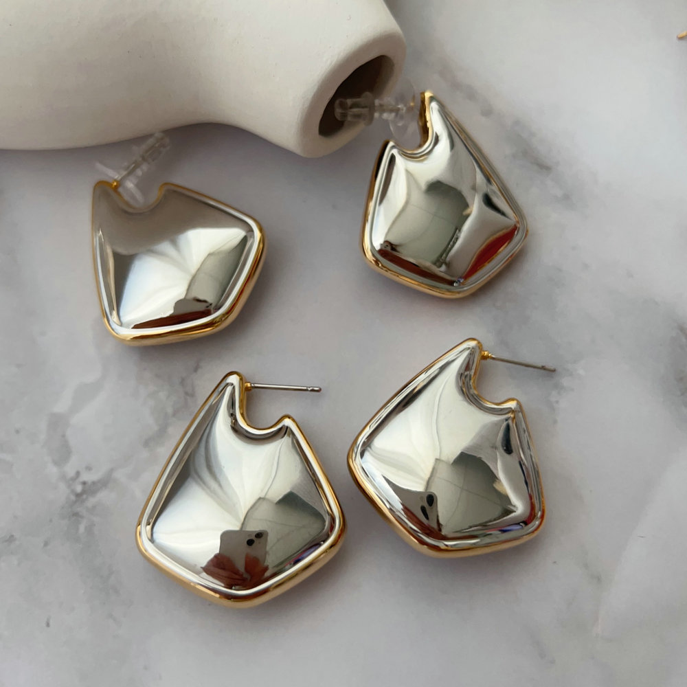 Metal bicolor square earrings