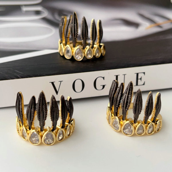 Black wing ring