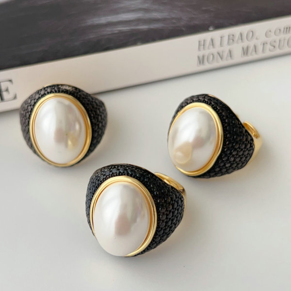 Black zircon pearl ring