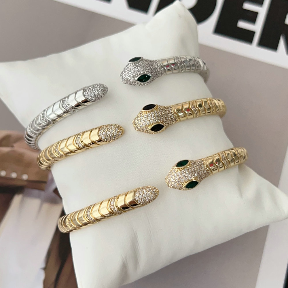 Pave zircon sanke bangle